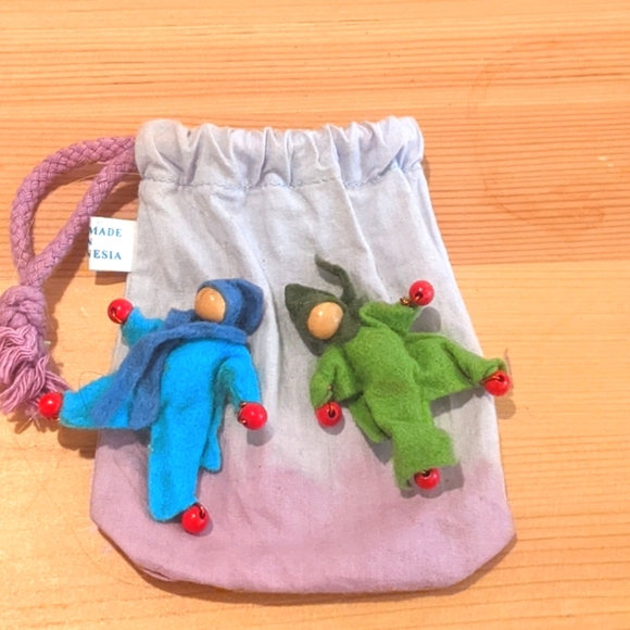 Vintage Handcrafted poseable Amish Dolls in handcrafted bag drawstring Pouch - Picture 11 of 16